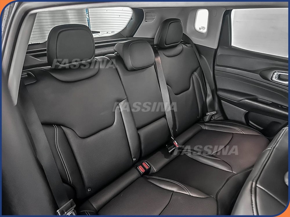 Jeep Compass nuova a Milano (12)