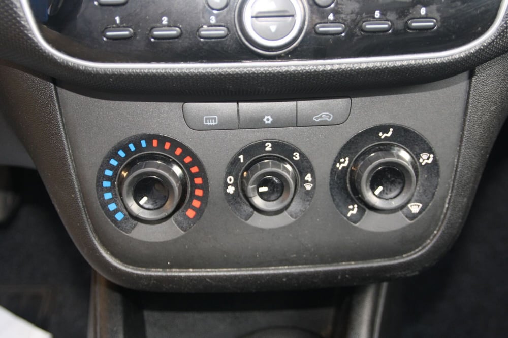 Fiat Punto usata a Catania (15)