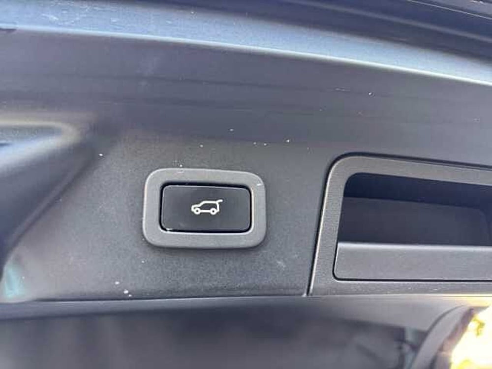Land Rover Range Rover Velar usata a Ravenna (11)