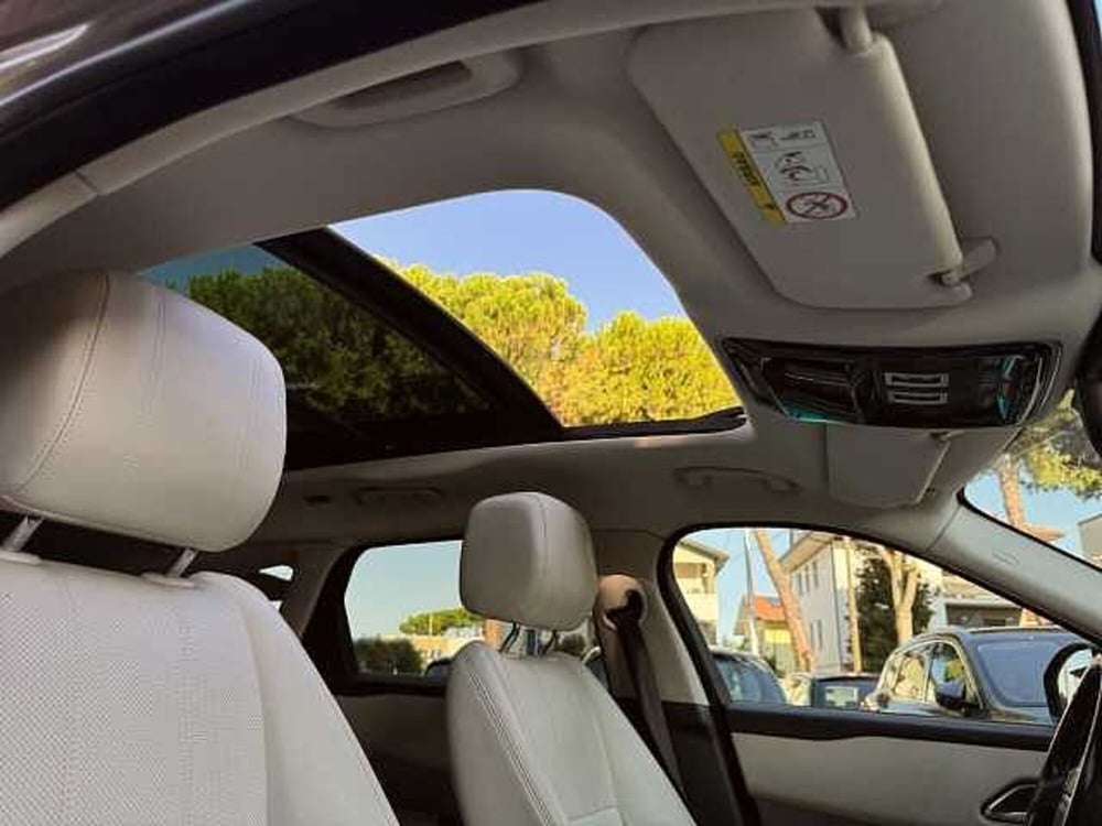Land Rover Range Rover Velar usata a Ravenna (17)