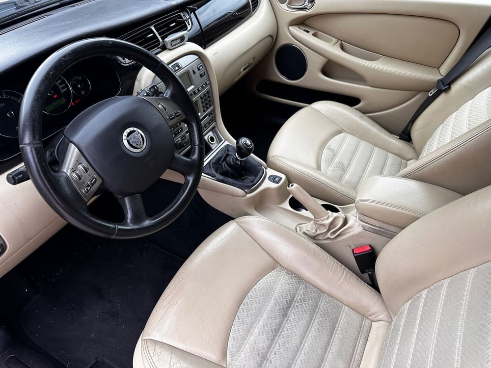 Jaguar X-Type usata a Siena (3)