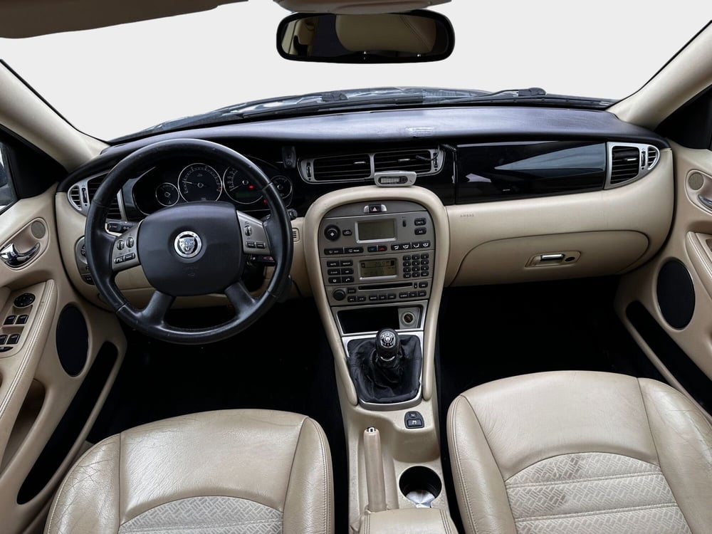 Jaguar X-Type usata a Siena (4)