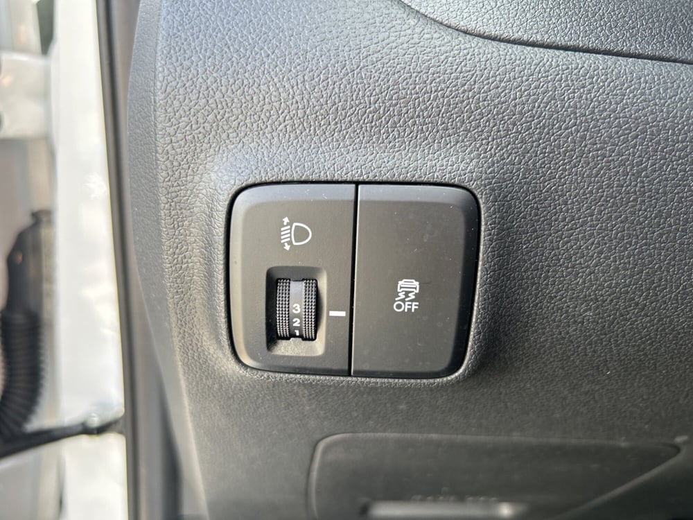Hyundai i10 nuova a Roma (14)
