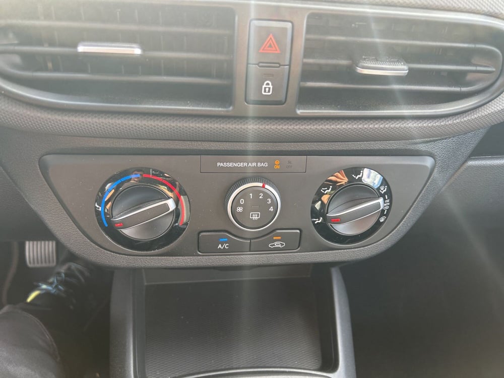 Hyundai i10 nuova a Roma (18)