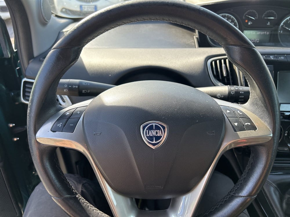 Lancia Ypsilon usata a Roma (13)