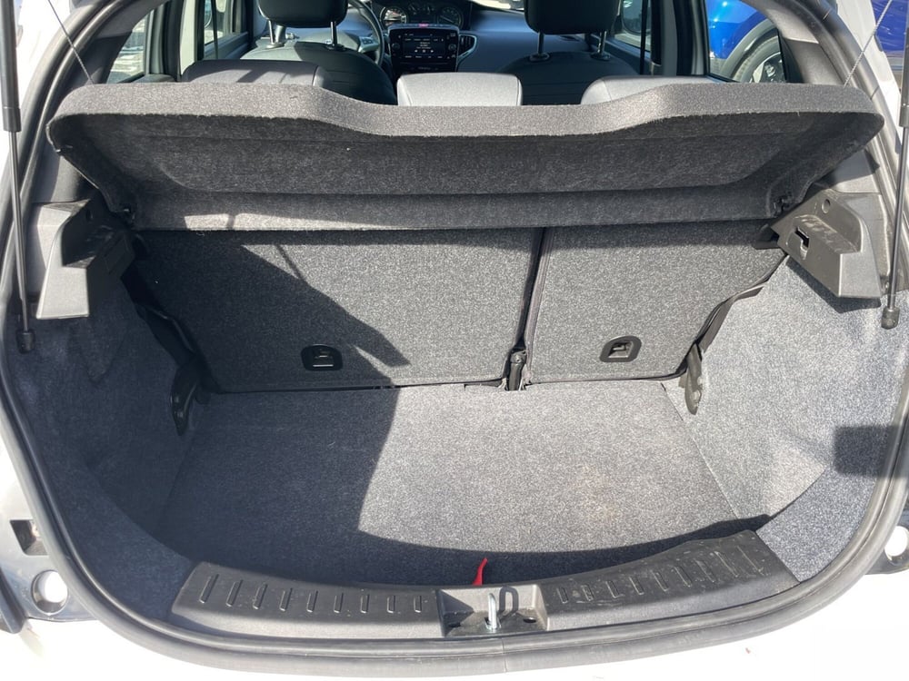 Lancia Ypsilon usata a Roma (10)