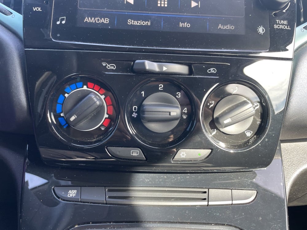 Lancia Ypsilon usata a Roma (16)