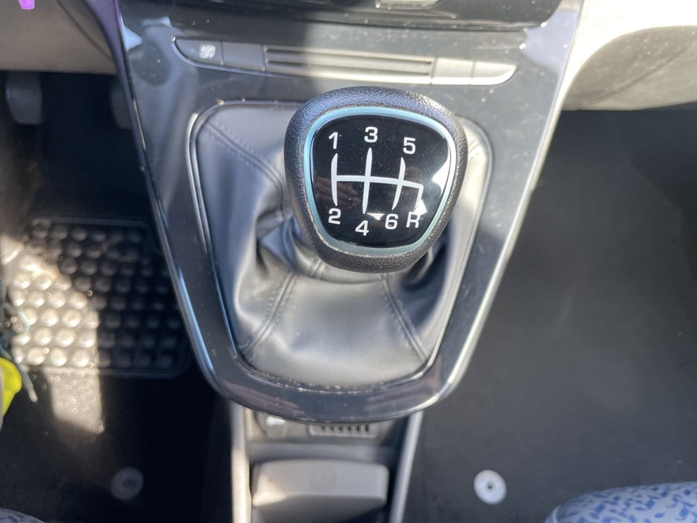 Lancia Ypsilon usata a Roma (18)