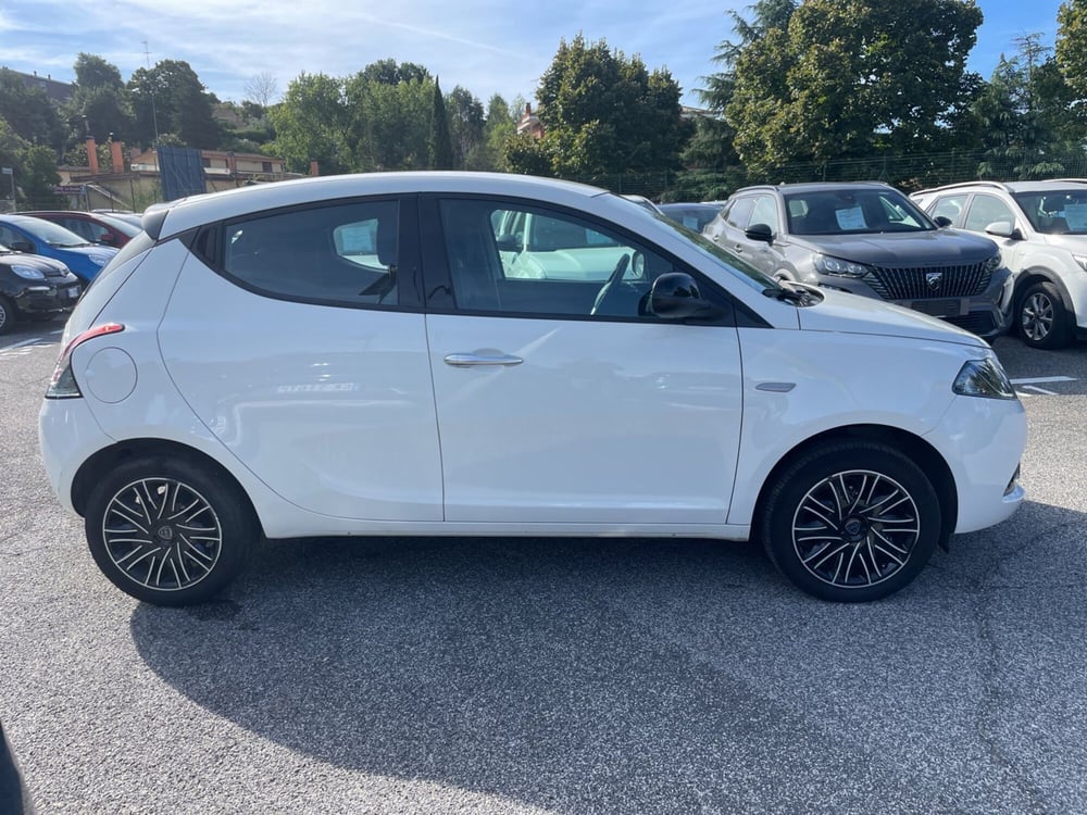 Lancia Ypsilon usata a Roma (8)