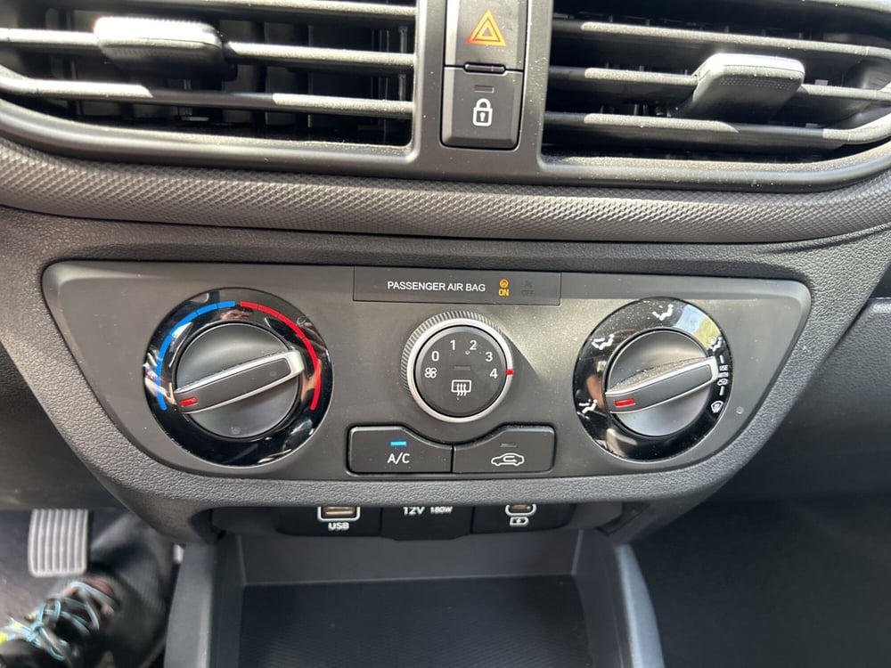 Hyundai i10 nuova a Roma (18)