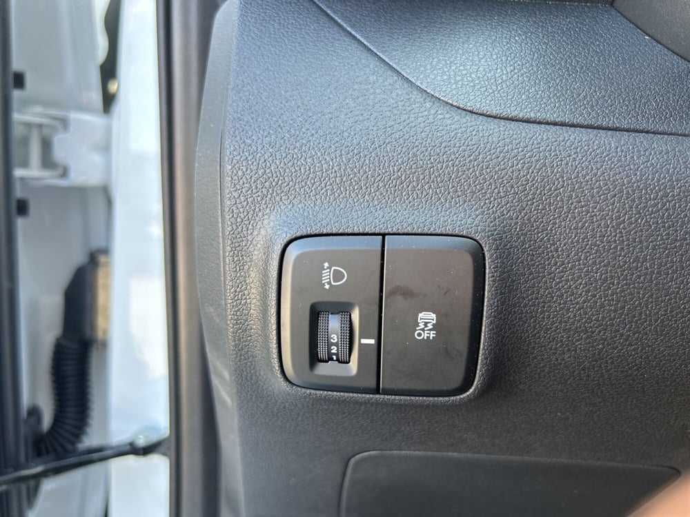 Hyundai i10 nuova a Roma (13)