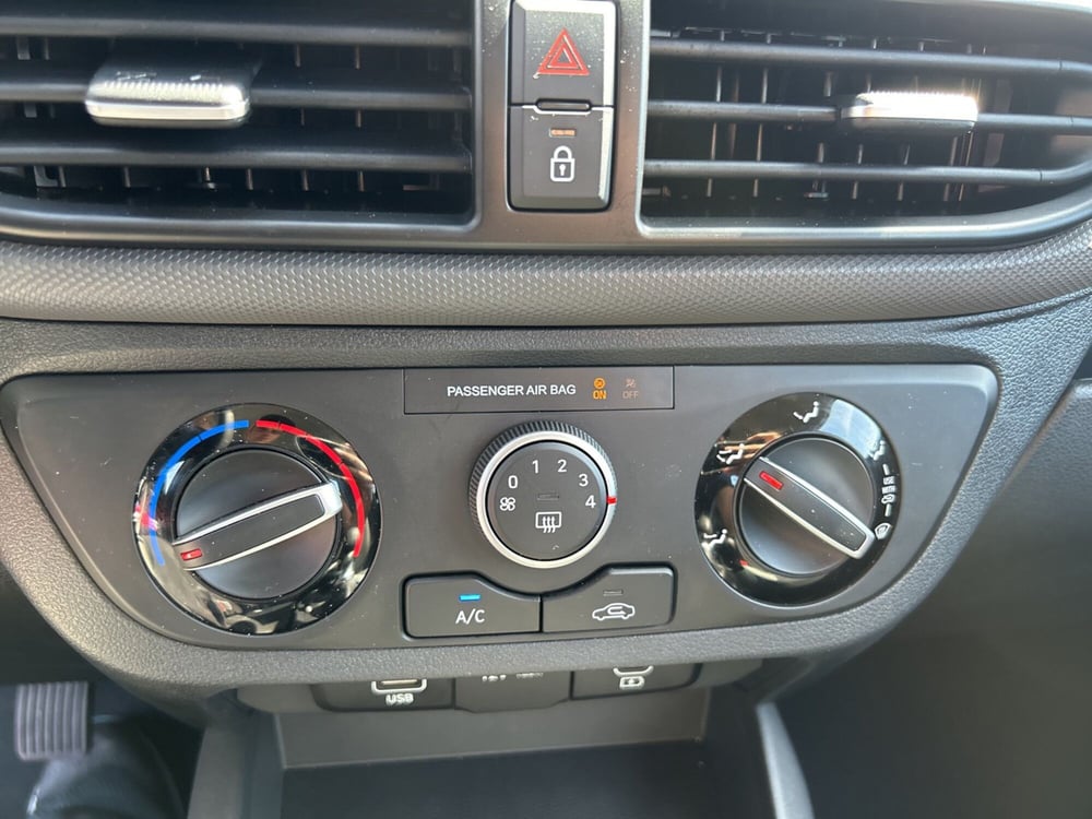 Hyundai i10 nuova a Roma (17)