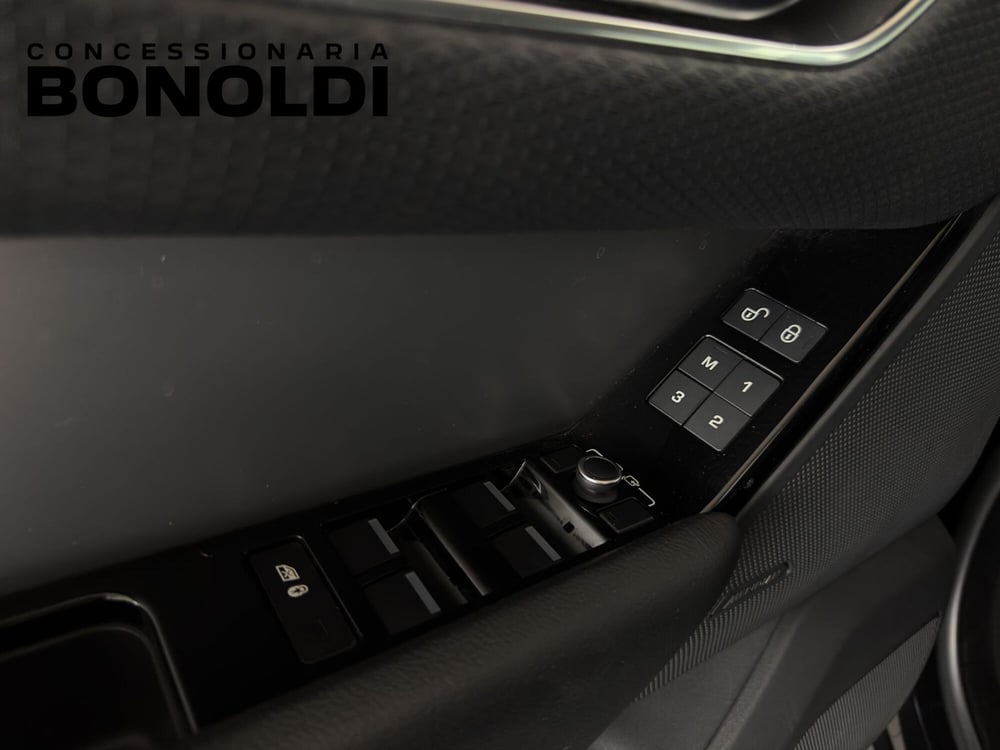 Land Rover Range Rover Velar usata a Brescia (4)