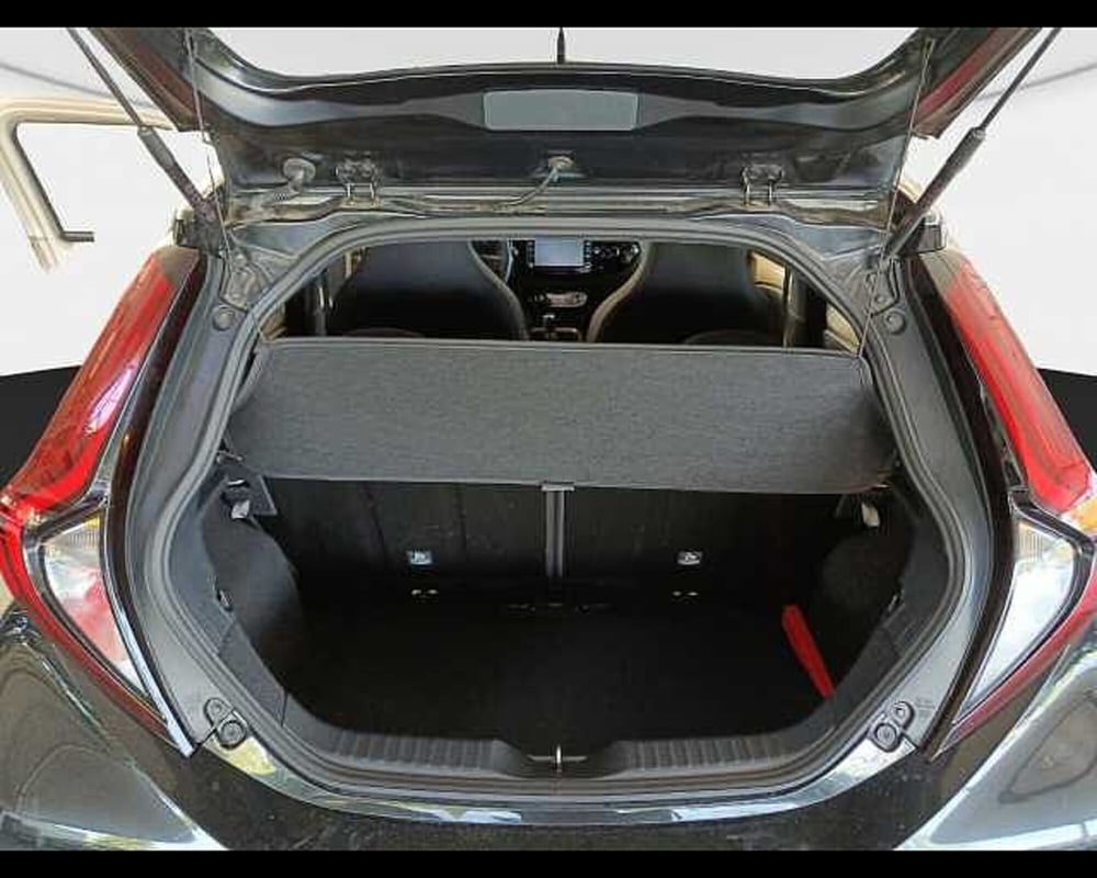 Toyota Aygo X usata a Roma (11)