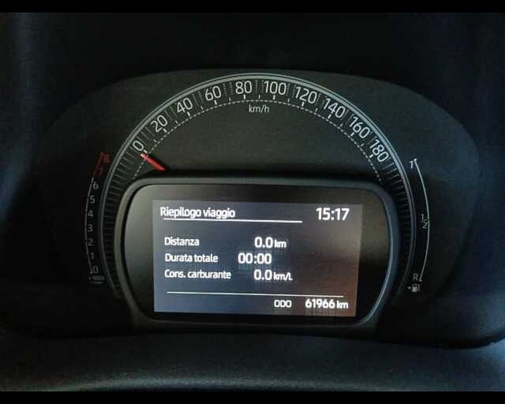 Toyota Aygo X usata a Roma (14)