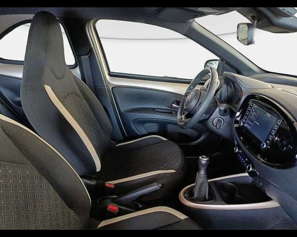 Toyota Aygo X usata a Roma (8)