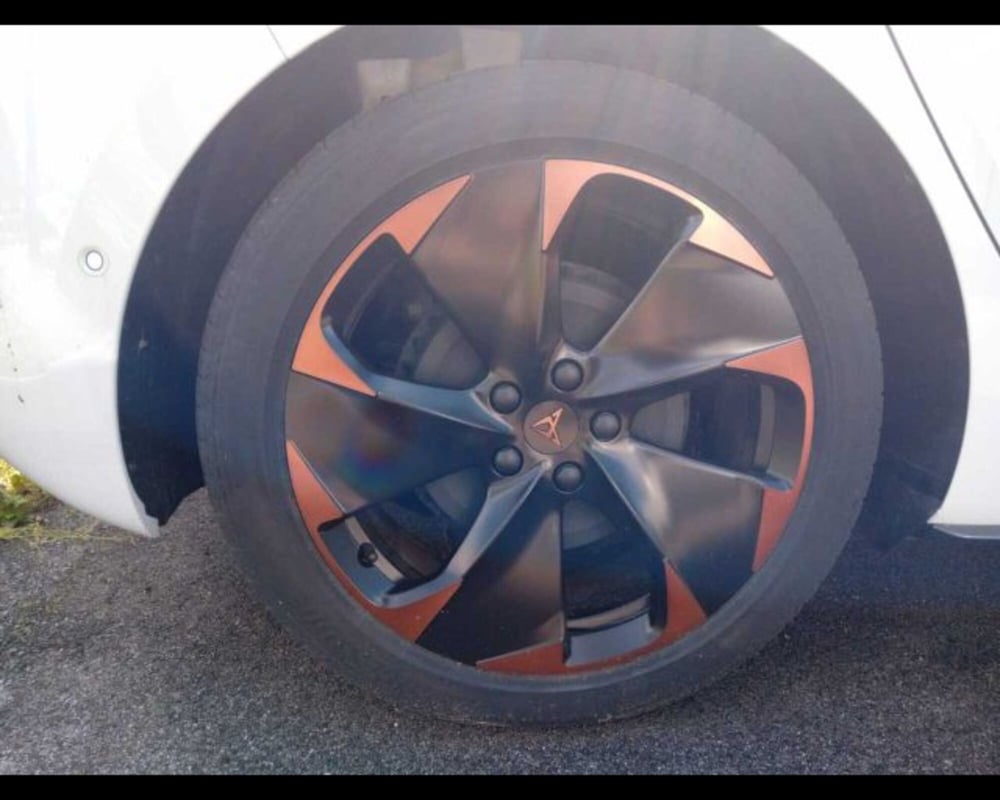Cupra Born nuova a Bologna (13)
