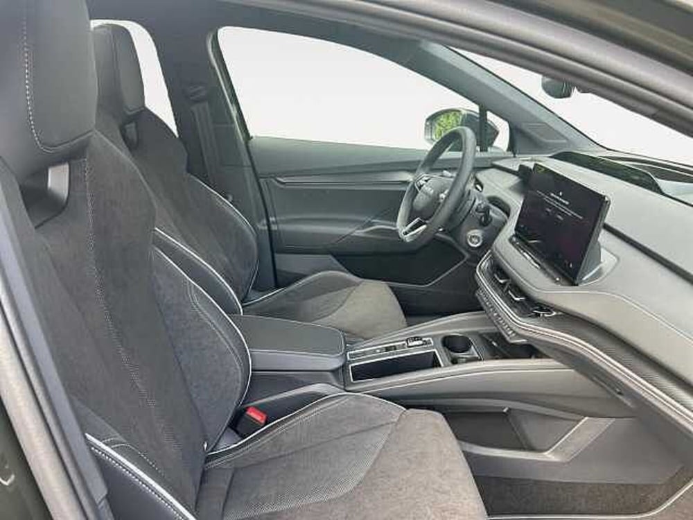 Skoda Enyaq Coupé nuova a Lecco (15)