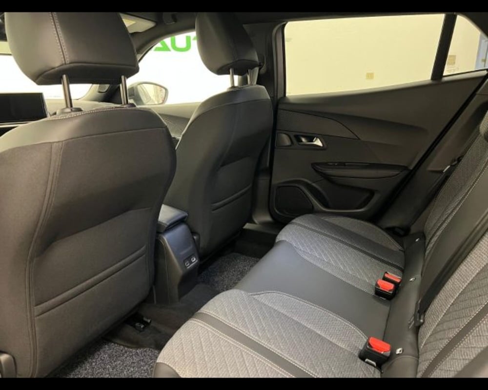 Peugeot 2008 nuova a Alessandria (8)