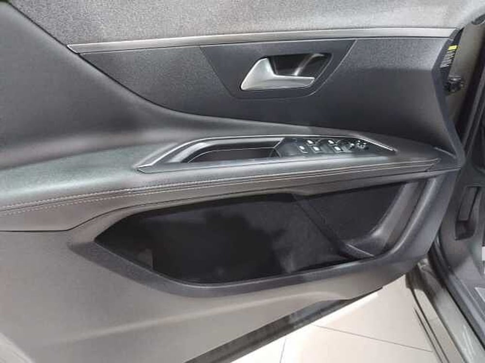 Peugeot 3008 usata a Lecce (5)