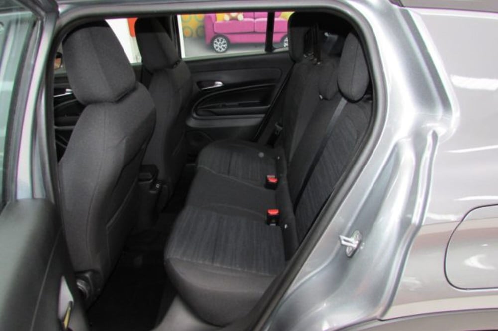 Jeep Avenger nuova a Milano (12)