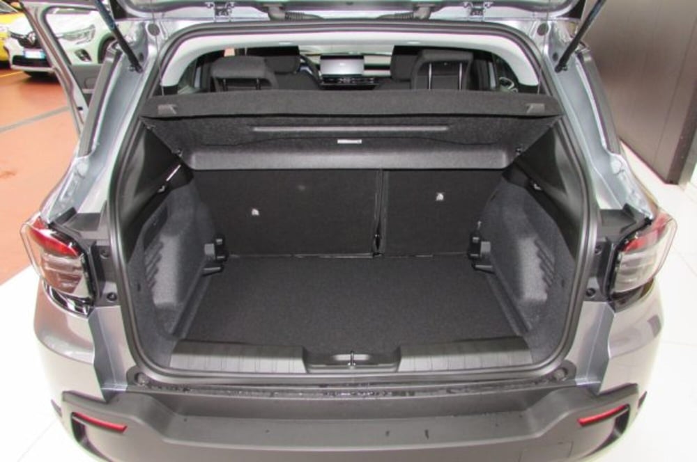 Jeep Avenger nuova a Milano (13)