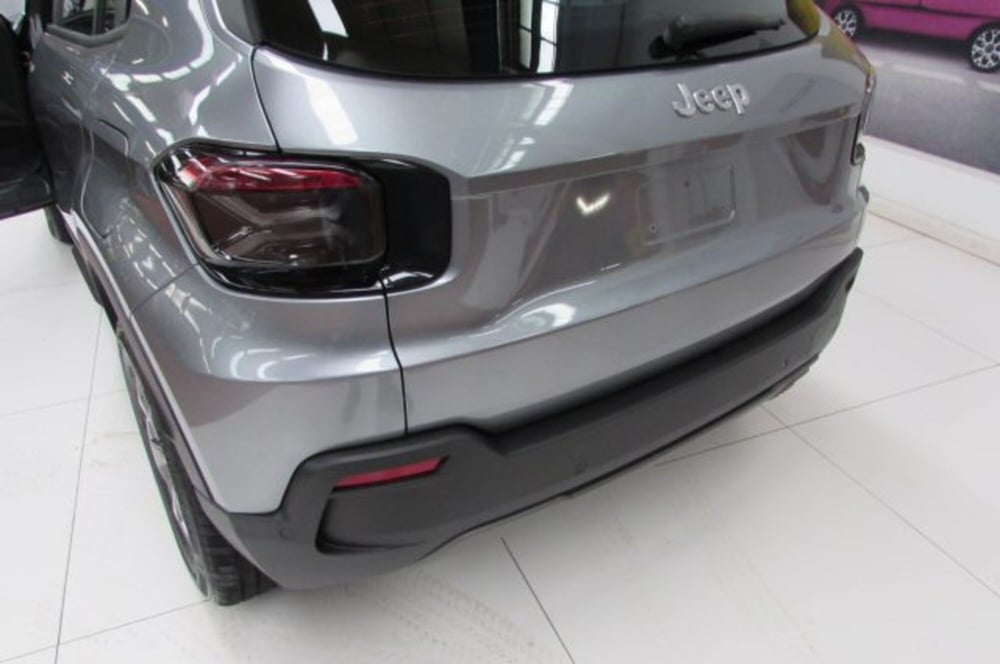 Jeep Avenger nuova a Milano (14)