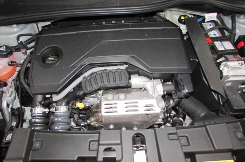 Jeep Avenger nuova a Milano (17)