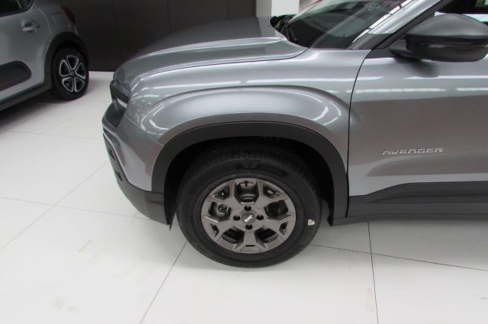 Jeep Avenger nuova a Milano (5)