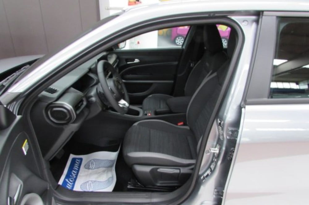 Jeep Avenger nuova a Milano (6)