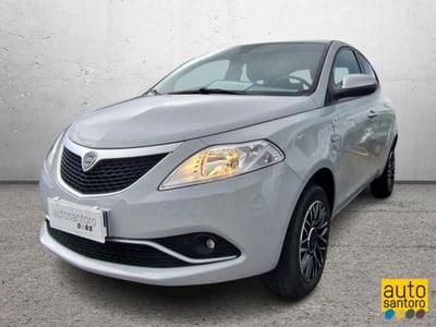 Lancia Ypsilon 0.9 TwinAir 85 CV 5 porte Metano Ecochic Silver del 2017 usata a Salerno