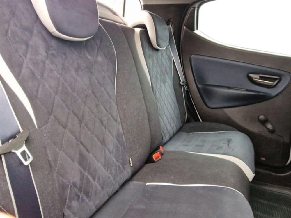 Lancia Ypsilon usata a Salerno (14)