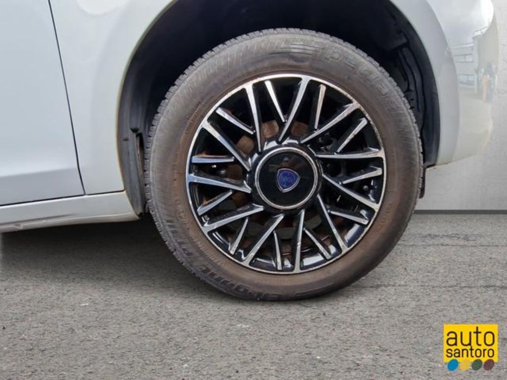 Lancia Ypsilon usata a Salerno (7)
