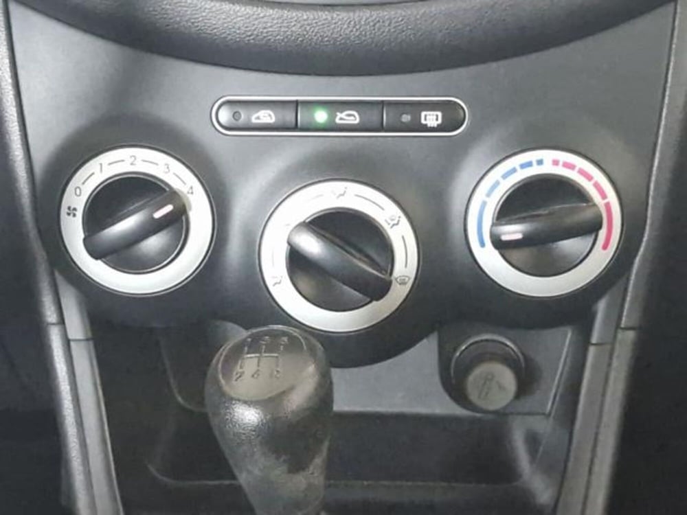 Hyundai i10 usata a Salerno (18)