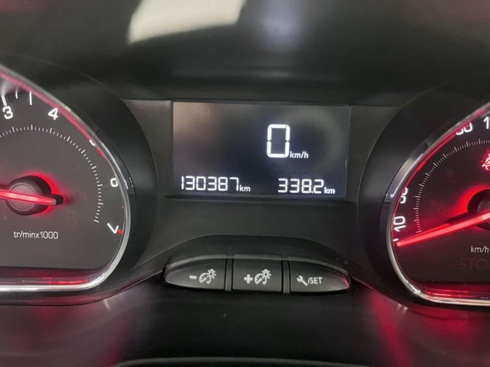 Peugeot 208 usata a Prato (11)