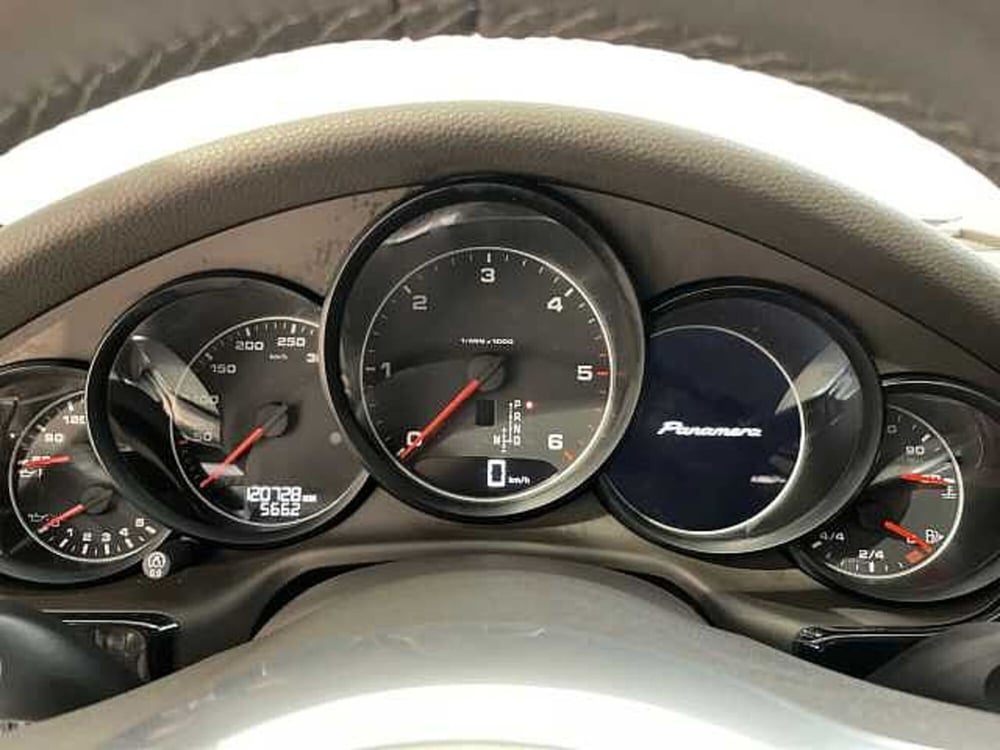 Porsche Panamera usata a Ravenna (15)