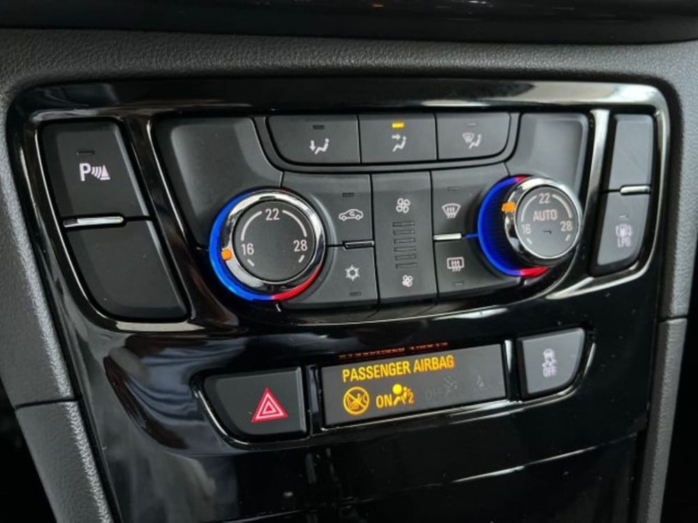 Opel Mokka usata a Verona (14)