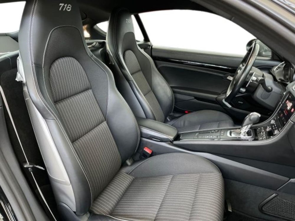 Porsche 718 Cayman  usata a Verona (16)