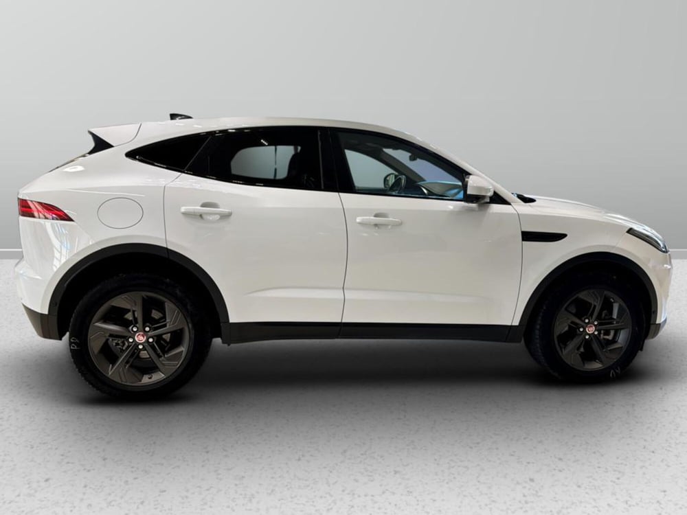 Jaguar E-Pace usata a Varese (6)