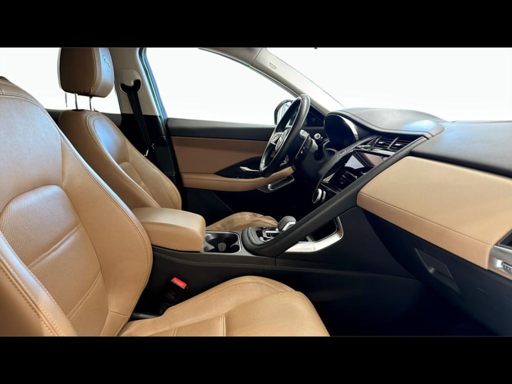 Jaguar E-Pace usata a Varese (3)