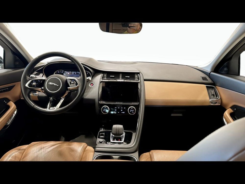 Jaguar E-Pace usata a Varese (4)