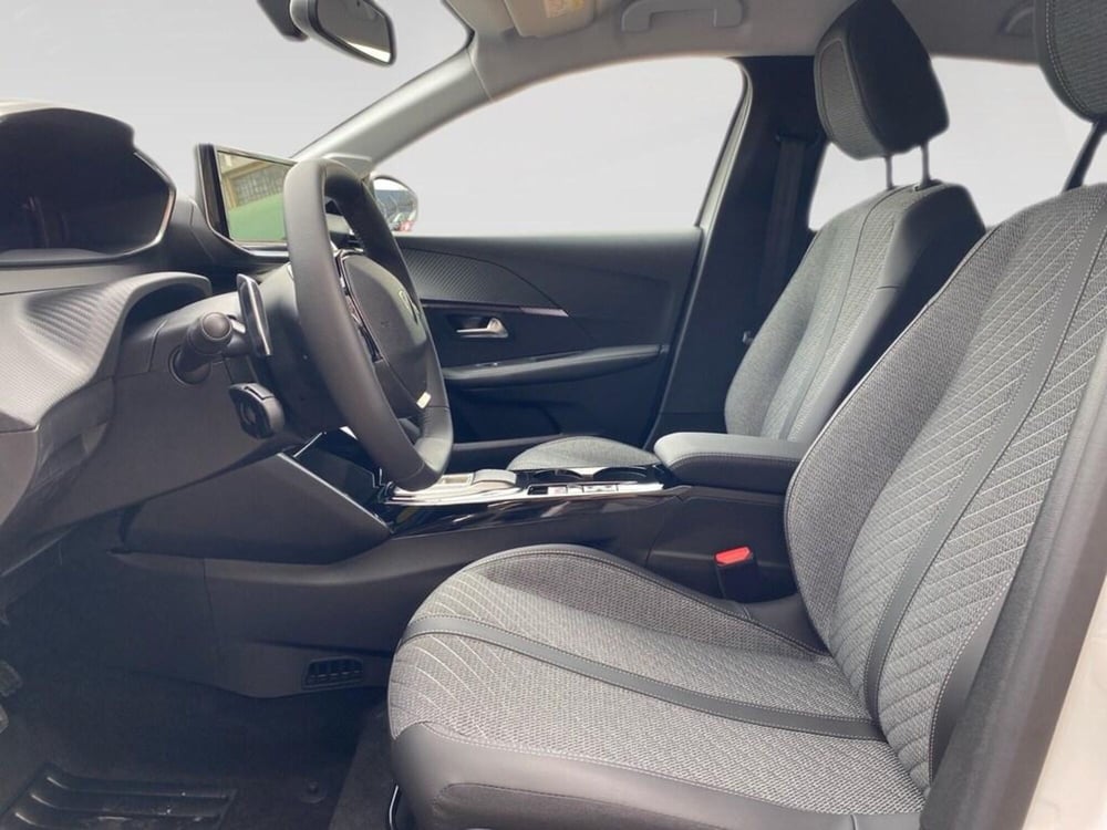 Peugeot 208 nuova a Torino (7)