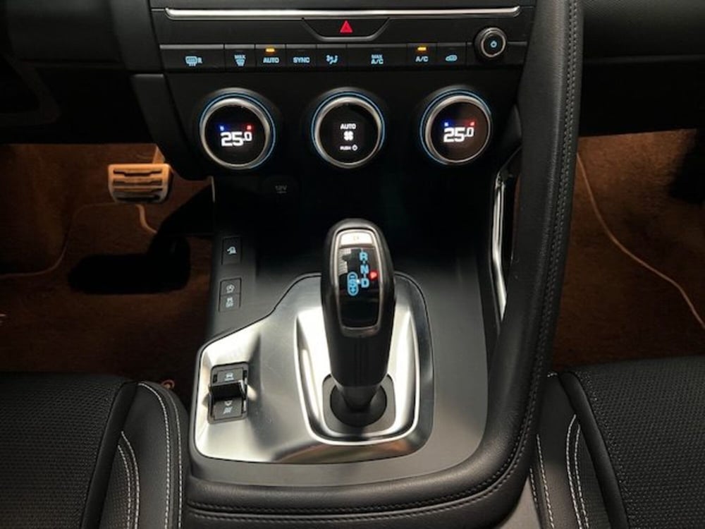 Jaguar E-Pace usata a Cuneo (11)