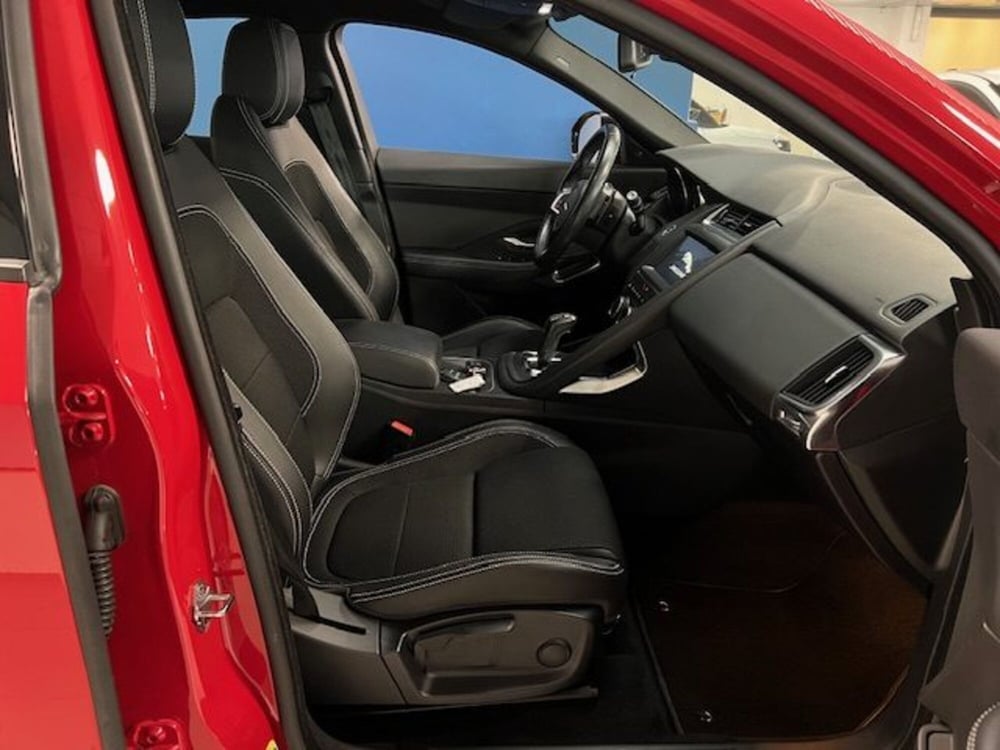 Jaguar E-Pace usata a Cuneo (15)