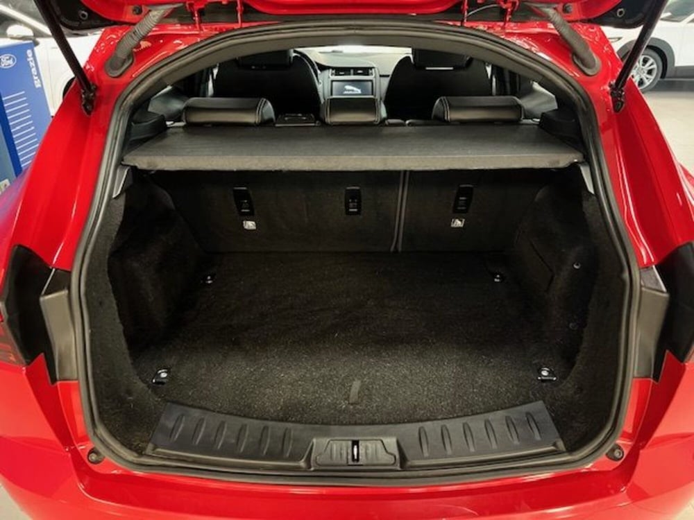 Jaguar E-Pace usata a Cuneo (16)