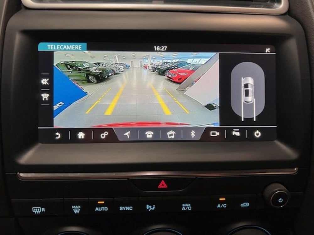 Jaguar E-Pace usata a Cuneo (9)