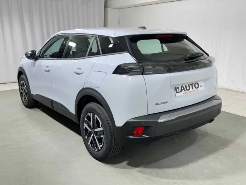 Peugeot 2008 nuova a Sondrio (3)