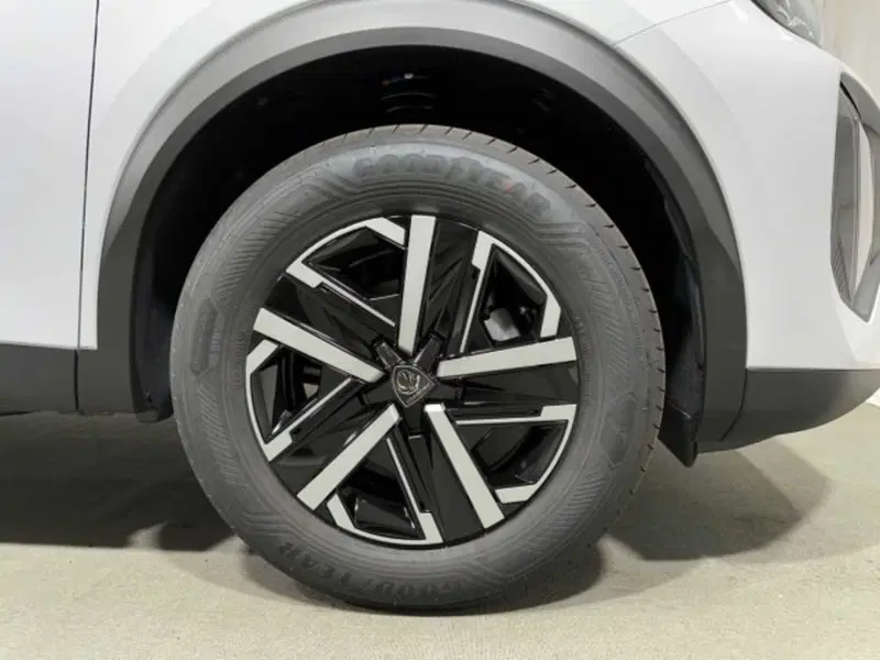 Peugeot 2008 nuova a Sondrio (9)