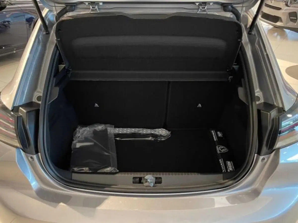 Peugeot 208 nuova a Sondrio (15)