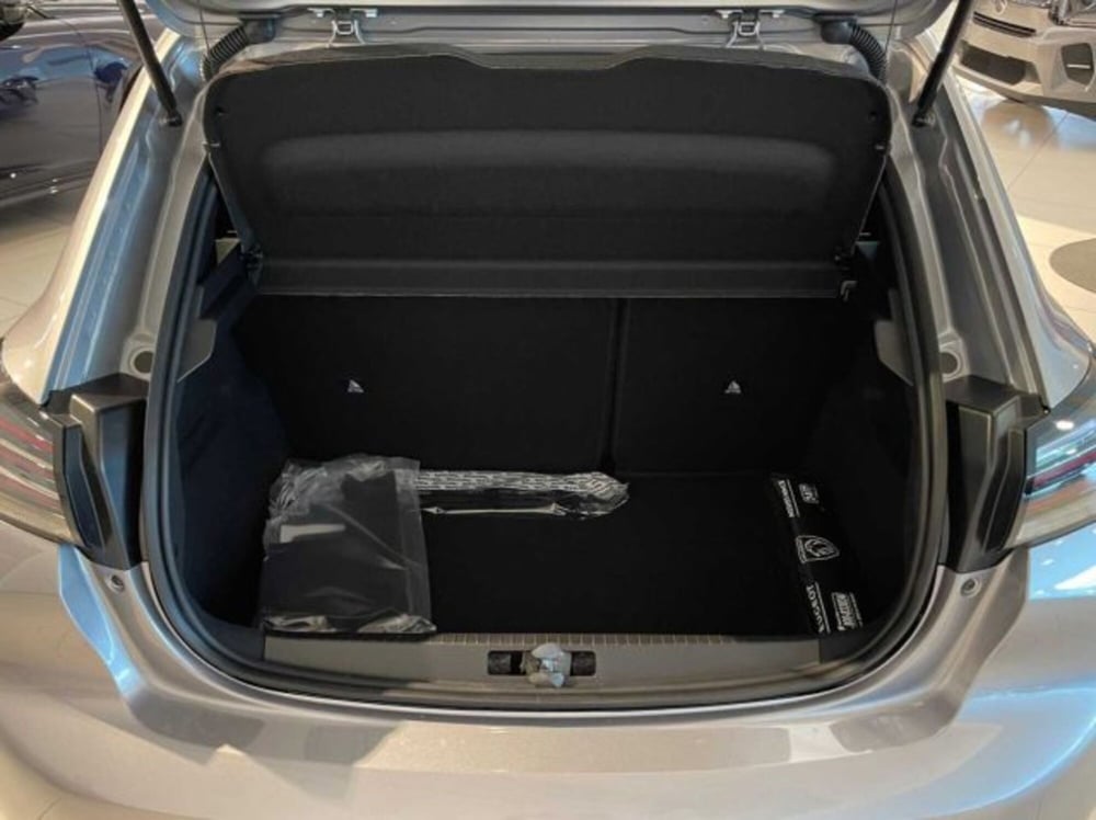 Peugeot 208 nuova a Sondrio (15)